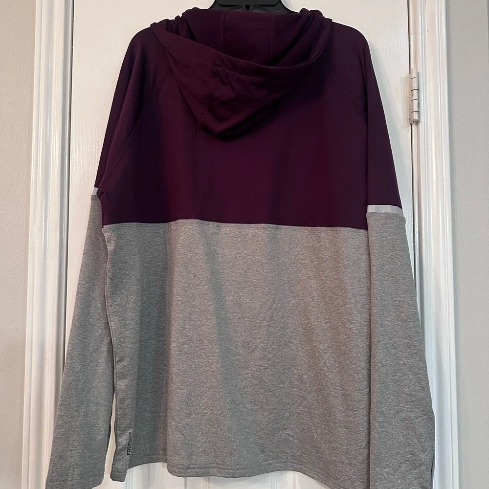 Eddie Bauer Men's Zip-Up in Purple and Gray
